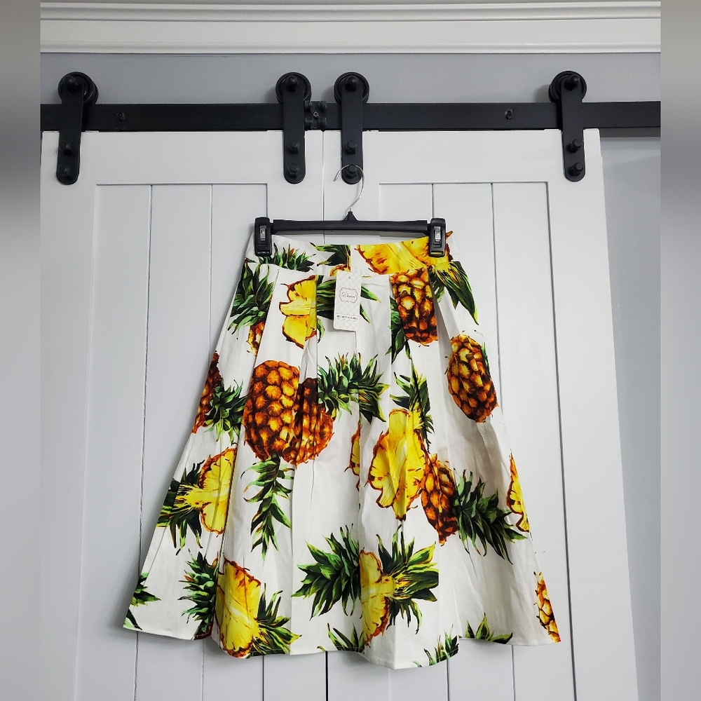 Dressever Pineapple Print Skirt. NEW!